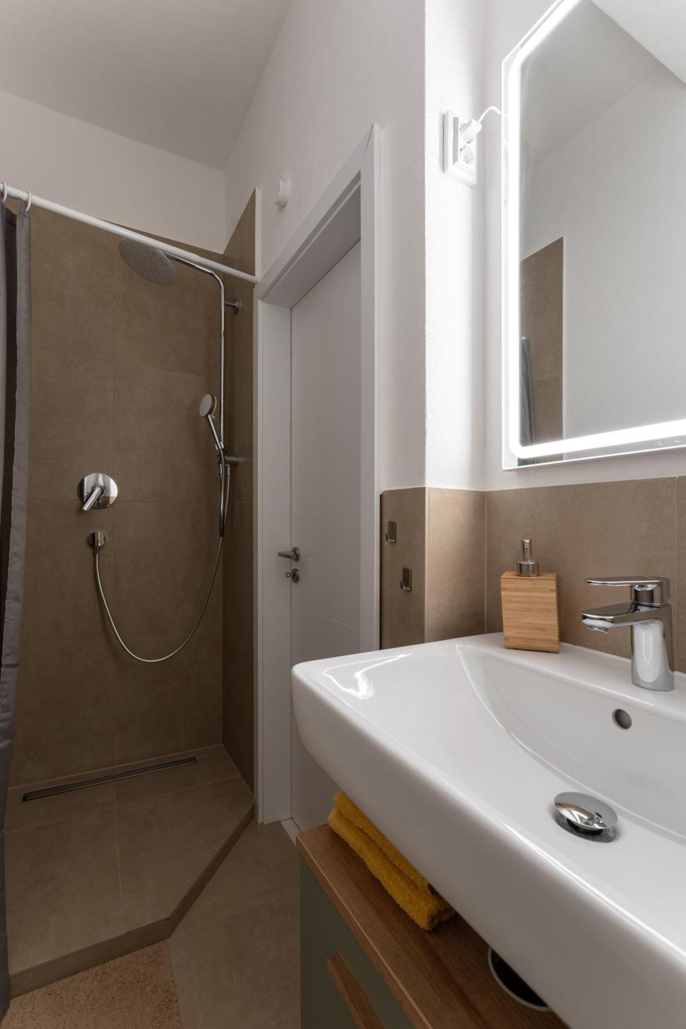 Modern Living Apartment - 3-Zimmer - Nuernberg Nord, Ruhige Seitenstrasse, Fusslaeufig Strassenbahn מראה חיצוני תמונה