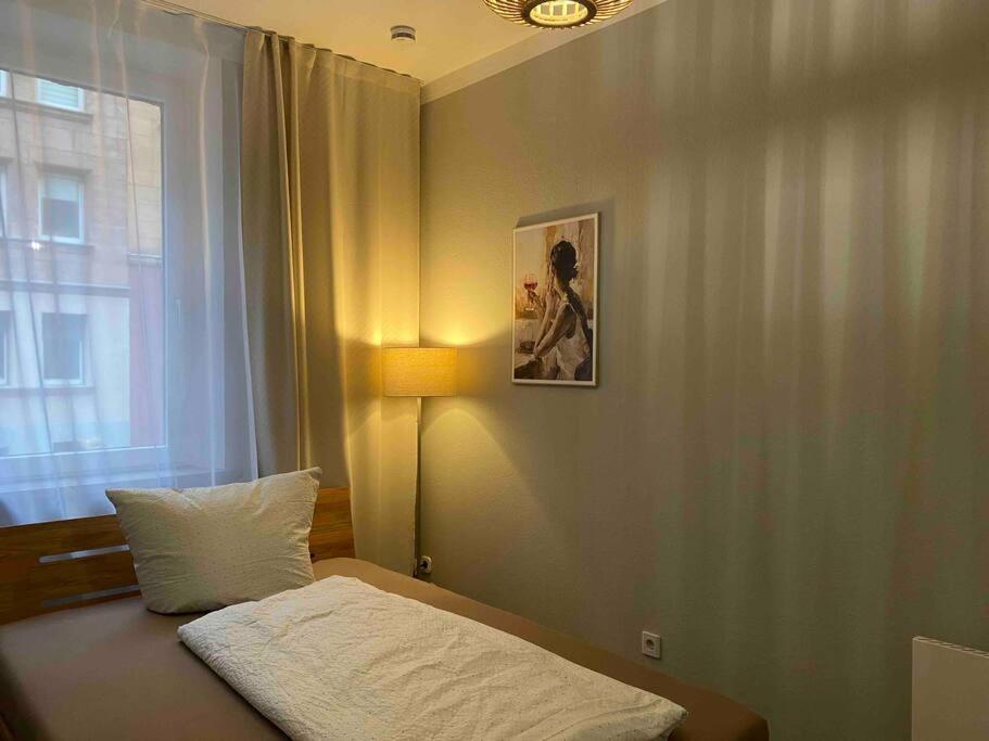 Modern Living Apartment - 3-Zimmer - Nuernberg Nord, Ruhige Seitenstrasse, Fusslaeufig Strassenbahn מראה חיצוני תמונה